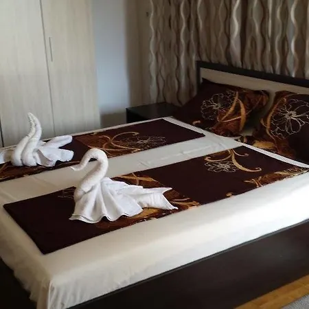 Zora 1 Guest house *