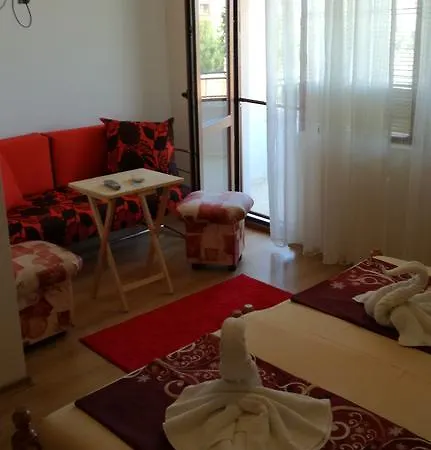 Guest house Zora 1 *